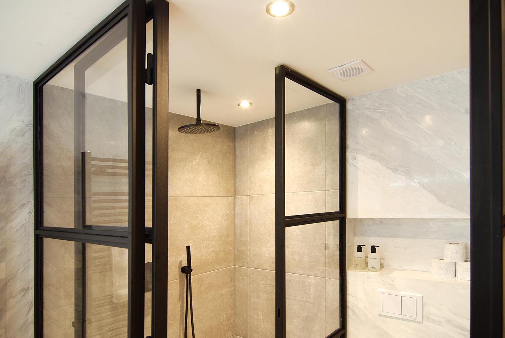 New! 2024 - The Canal Bridge Suites Amsterdam Værelse billede